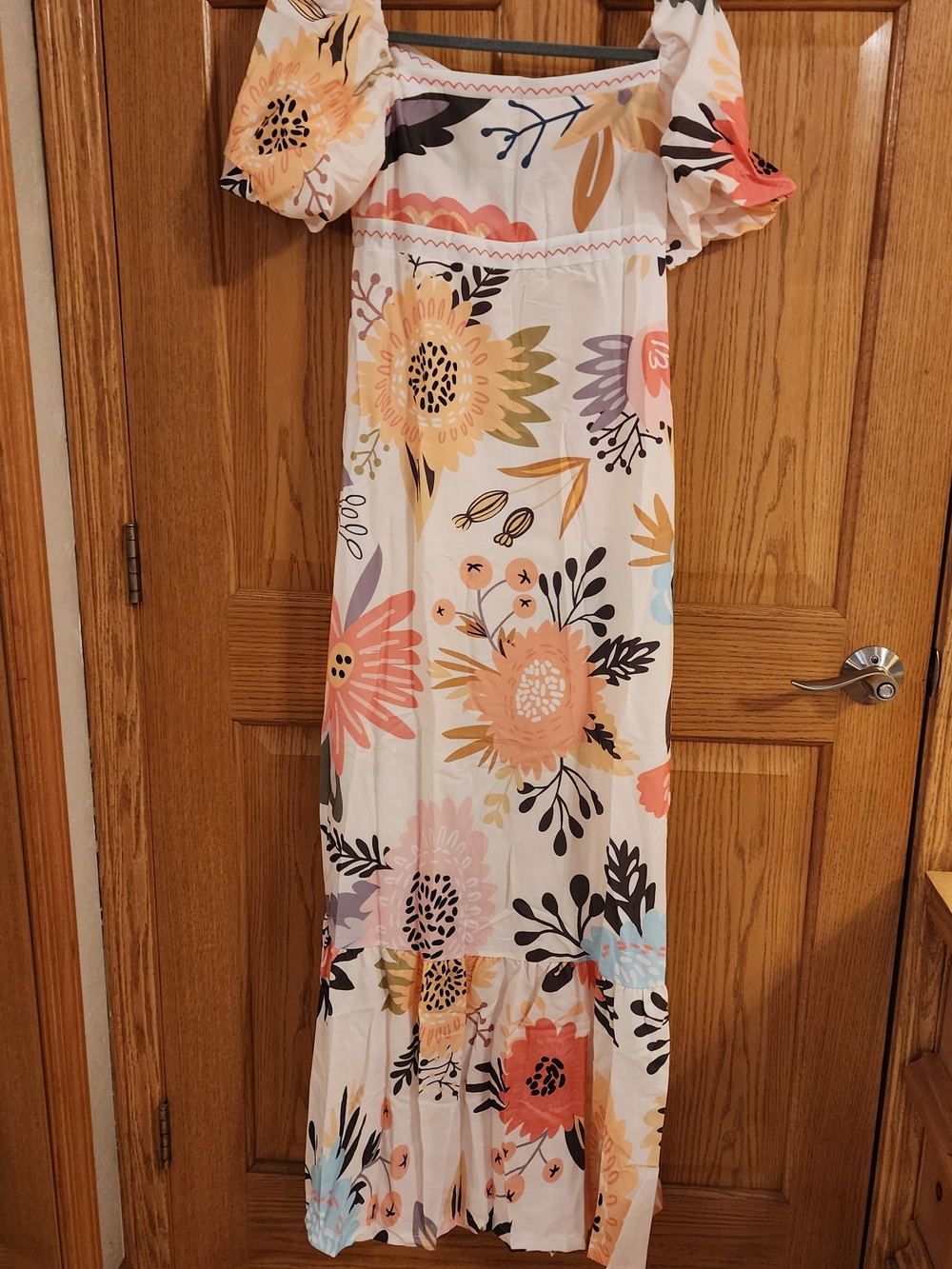 Floral White Maxi Dress with Puff Sleeves